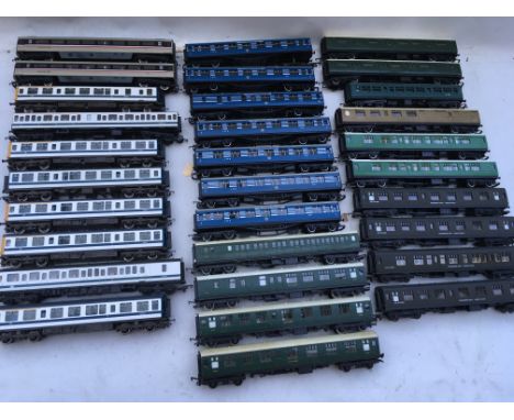 Hornby railways, OO scale, 30x carriages, unboxed,