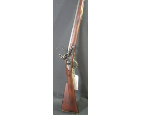 18TH CENTURY .75 INDIA PATTERN BRITISH FLINTLOCK 'BROWN BESS' MUZZLE LOADING MUSKET, fully stocked with brass nosing, ramrod,