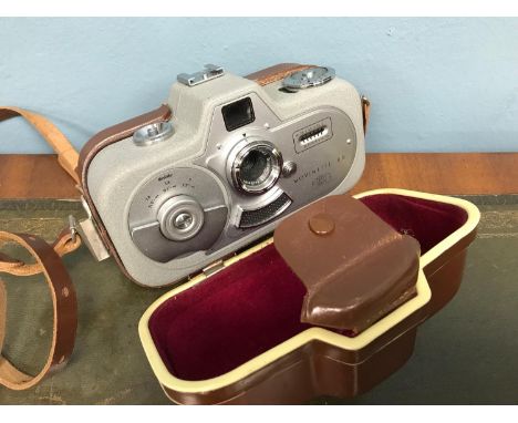 Zeiss Ikon Movinette 8B Cine camera with protective carry case. 