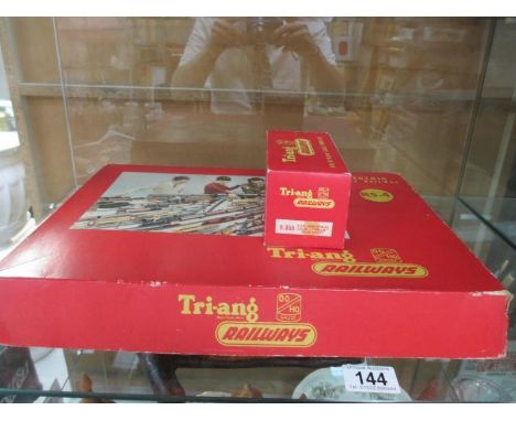 A Tri-ang railways 00/H0 gauge RS.4 model railway and a R.355 industrial loco 'Nellie'