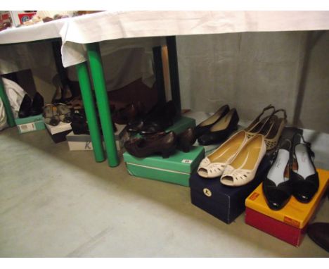 15 pairs of ladies shoes, Clarks, K, Footglove, Lotus, Van Dal, Elmdale and 2 pairs made in Italy, sizes 5, 5 and a half, 6, 
