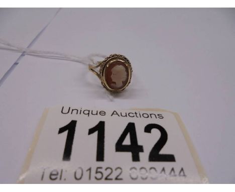 A vintage cameo ring profile of a female in 9ct gold, size K, 2.6 grams.