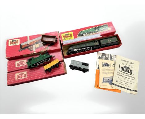 A group of Hornby Dublo items including Mail van set, two Corridor coaches, 2211 Golden Fleece locomotive, rolling stock and 