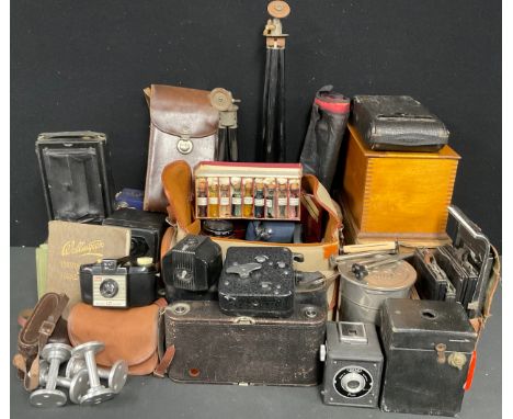Photography Equipment - a Kodak Film Tank; Gnome Pixie camera; a pair of Wellcome photographic exposure calculator handbook a