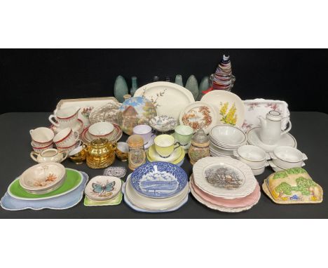 A Royal Doulton gold band pattern dinner service for four, comprising dinner plates, soup bowls, salad plates, etc; a a Royal