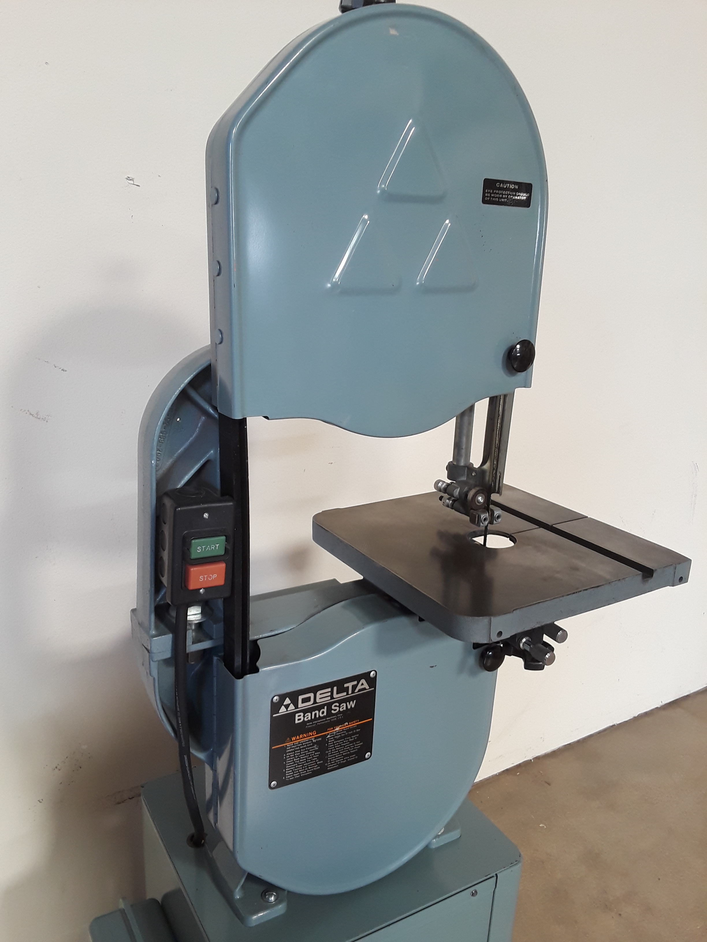 Delta 14" Band Saw Closed Stand Model 28203 3/4 Hp 115/230 volts 1 Phase