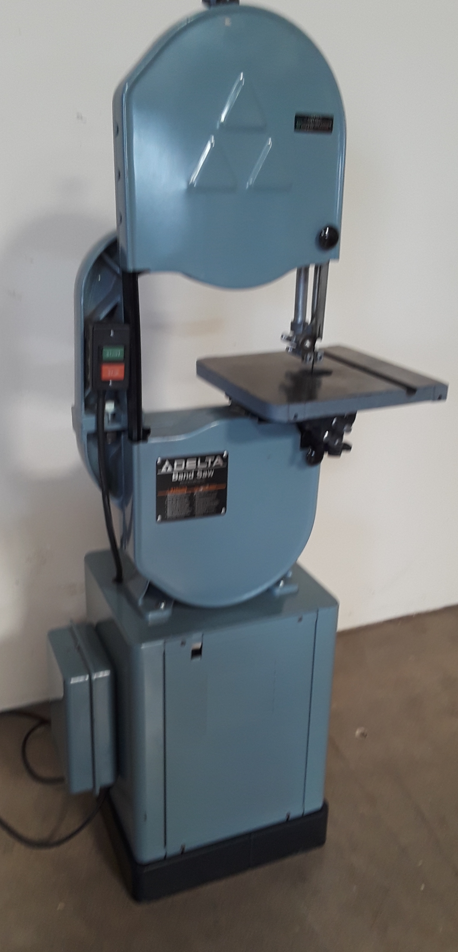 delta-14-band-saw-closed-stand-model-28-203-3-4-hp-115-230-volts-1-phase