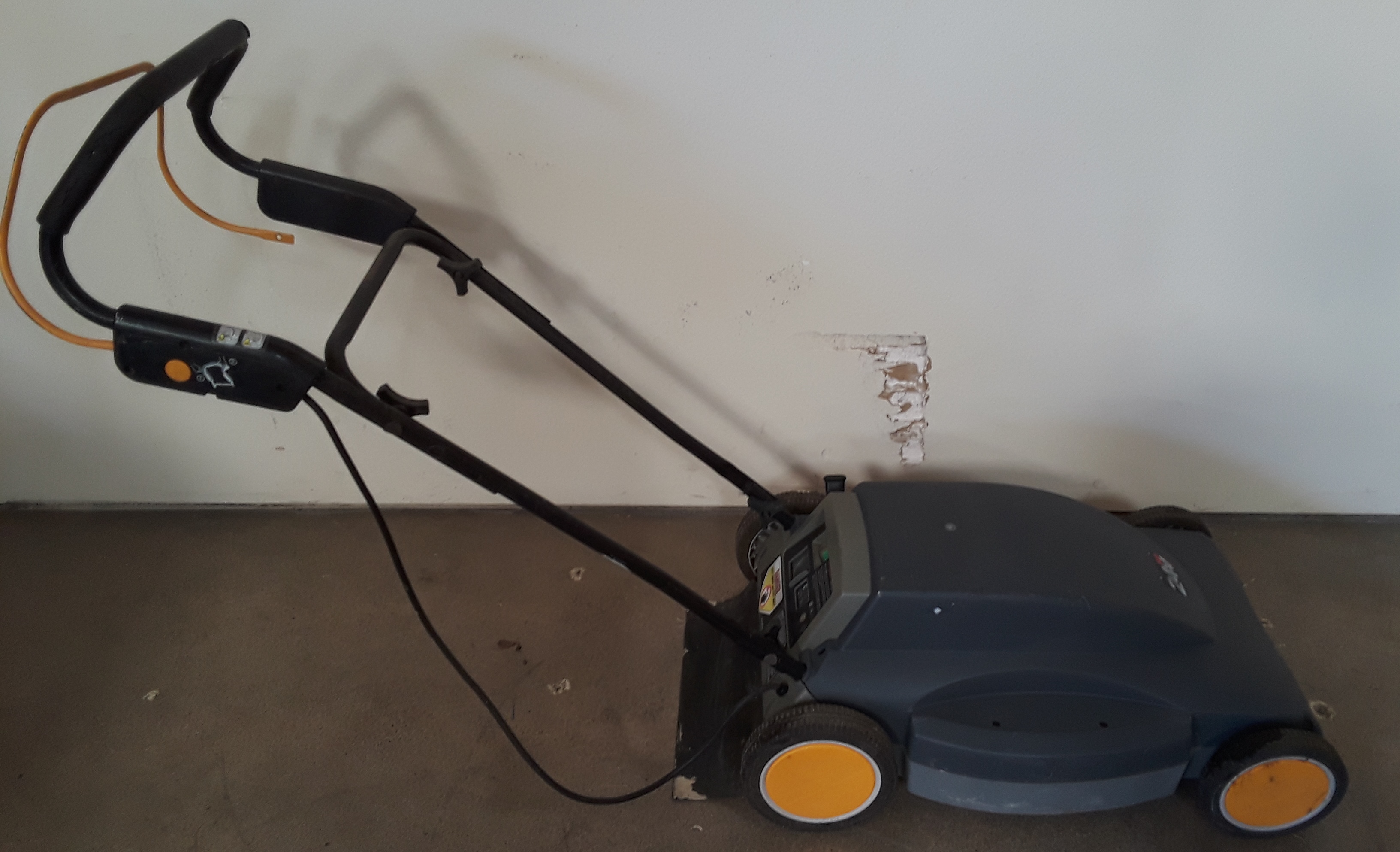 Ryobi Electric Lawn Mower Model BMM2400 120 volts 24 volt Battery