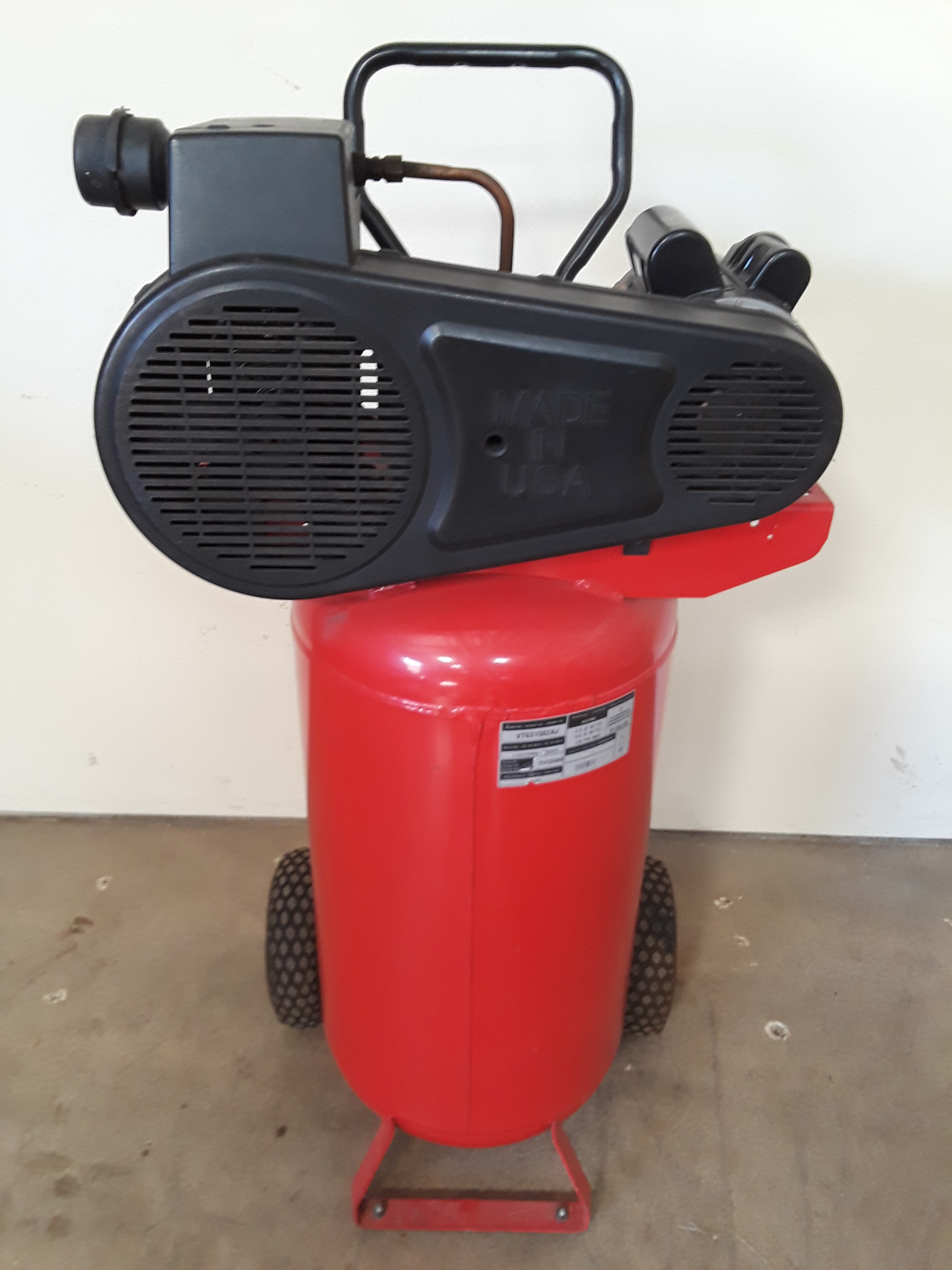 Huskey Pro Portable Air Compressor on Wheels 5 Hp 120/240 volts 26