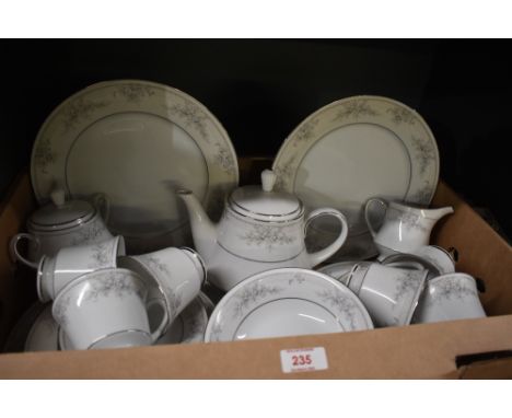 A Legendary by Noritake 'Sweet Leilani' part dinner service comprising 33 pieces.