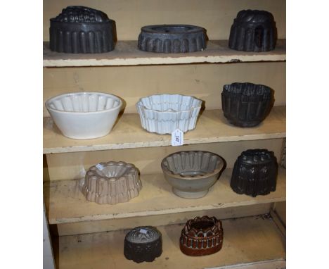 Kitchenalia - Victorian and later jelly moulds, including copper, ceramic, etc, various shapes and sizes, etc (14)