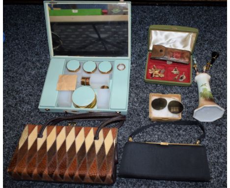 Vintage Fashion and Jewellery - an Edwardian tapering black and gilt tubular hat pin; others, agate, glass, beads, etc, with 