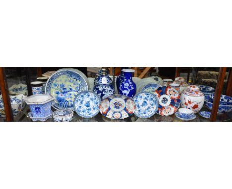 Oriental Ceramics - a Japanese Imari dish, Meiji period; a Chinese vase; a table lamp; etc