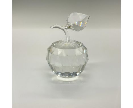 Part of the Sparkling Fruit series, this lead crystal apple is crafted from a combination of faceted and unfaceted clear crys
