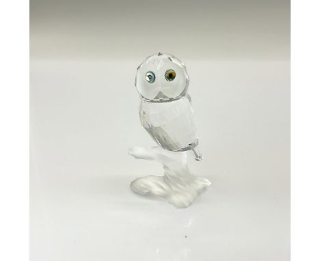 This wise owl features a brilliant clear faceted crystal body with frosted crystal around the eyes. Like the other three bird