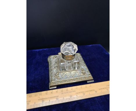 Victorian inkwell stand. 