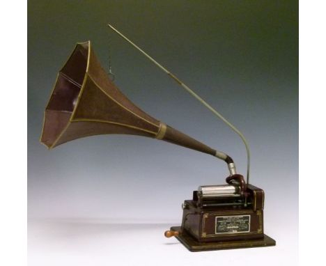 Early 20th Century Thomas A. Edison oak-cased 'Red Gem' phonograph, Model D, No.352677, with crank handle, in dome-toped case