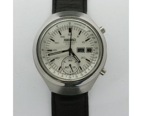 SEIKO: gents chronograph automatic wristwatch with day/date aperture on a leather strap, working at lotting. P&amp;P Group 2 