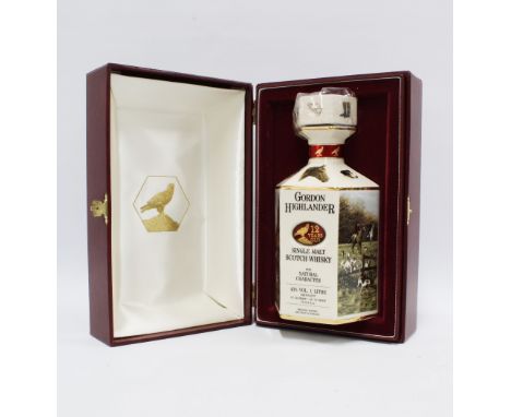 Gordon Highlander Single Malt Scotch Whisky with natural character, 12 years old, 43% vol, 1 litre in ceramic 'Fox Hunting' p