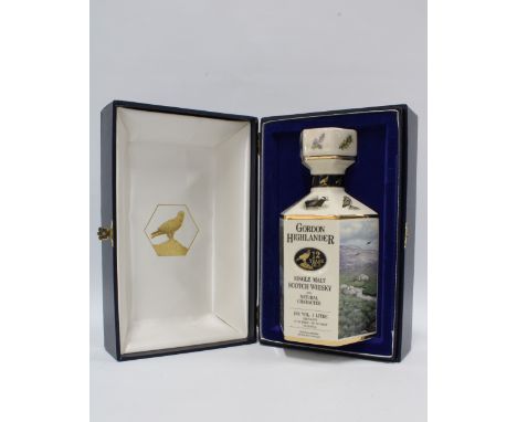 Gordon Highlander Single Malt Scotch Whisky with natural character, 12 years old, 43% vol, 1 litre in ceramic 'Highland Wildl