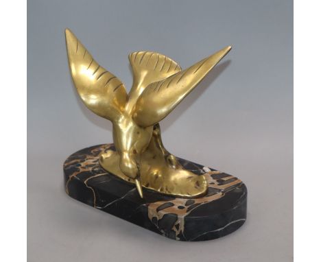 An Art Deco bronze model of a seagull, signed M. Segundo height 21cm