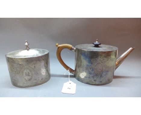 A Georgian silver teapot with matching silver tea caddy, hallmarked London 1782, H:12cm