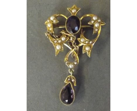 A 15ct gold amethyst and pearl brooch/pendant, 1¾'' long