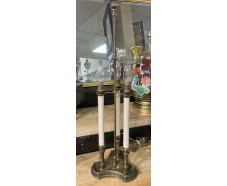 VINTAGE BRASS TRIPLE LIGHT TABLE LAMP