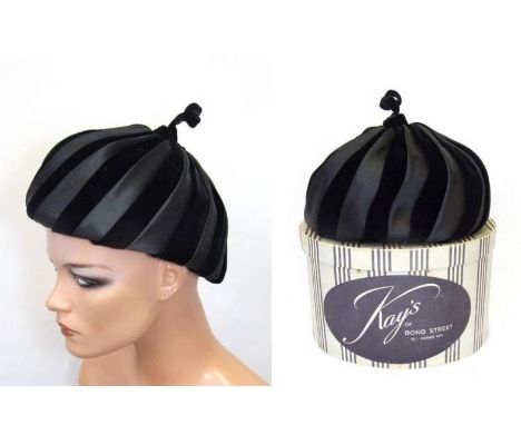Ladies Edna Wallace Vintage Black Pleated Silk &amp; Velvet Turban Hat in Kays of Bond Street Cardboard Hat Box 
