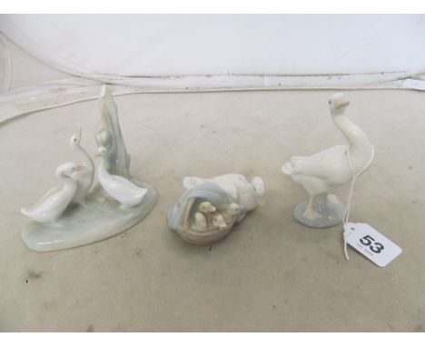 Two Lladro small geese and Nao geese