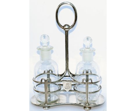 Great Western Railway Hotels silverplate vinegar and oil bottle holder with the GWR twin shield coat of arms and base marked 