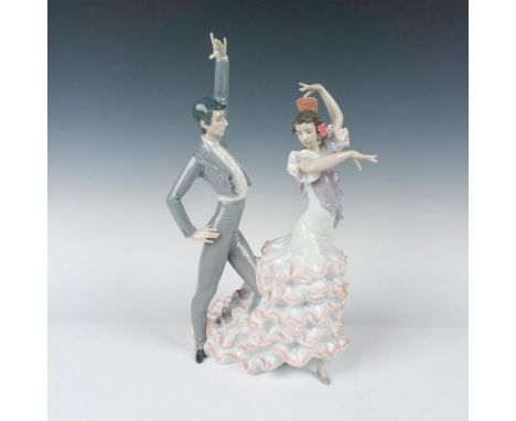 Glossy finish exceptional figure of a man and woman finely dressed, Flamenco dancing. Amor Brujo is the Spanish name for this