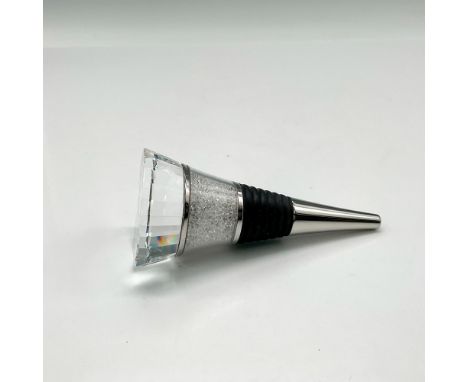 Part of the Home Accessories group, This stopper has approximately 1,950 individual crystal chaton in its design. Swarovski b