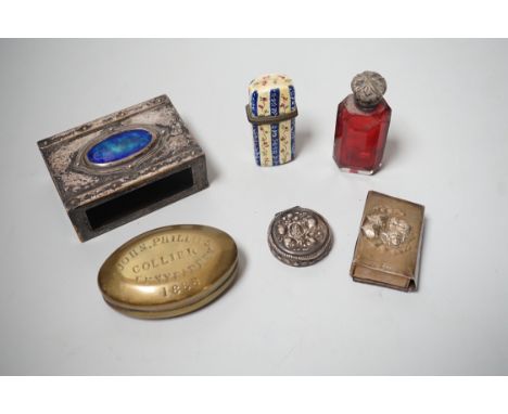 A Welsh miner's snuff box, other small boxes (6)
