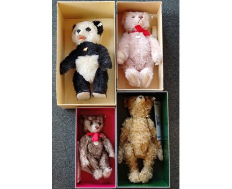Steiff Konvolut bestehend aus vier Bären, Teddy Bär 1926, grau-braun gemustert, mit Brummstimme, Mohair, kleinere Variante de