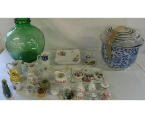 Assorted ceramics inc Portmeirion, Wedgwood and Spode & set of blue and white planters