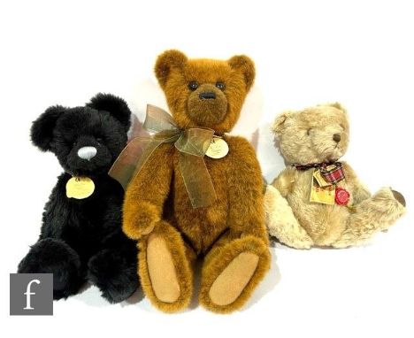 Two Charlie Bears teddy bears, CB173519 Cameron, cinnamon plush, height 43cm, and CB094045B Peter, black plush, height 33cm, 