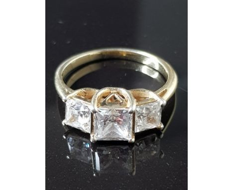 SILVER AND CZ 3 STONE RING 3.8G GROSS SIZE R1/2