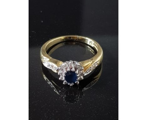 LADIES 18CT YELLOW GOLD DIAMOND AND SAPPHIRE CLUSTER RING SIZE P1/2 GROSS WEIGHT 5G