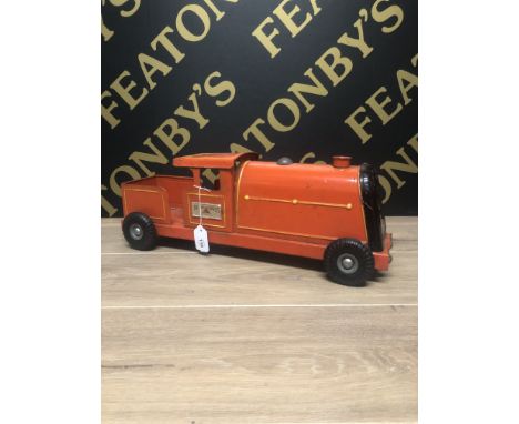VINTAGE TRI-ANG EXPRESS TIN PLATE ENGINE ON RUBBER WHEELS WITH RED LIVERY 52CM LONG
