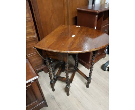VINTAGE MAHOGANY GATE LEGGED TABLE WITH BARLEY TWIST LEGS