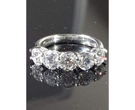 18CT WHITE GOLD 5 STONE DIAMOND RING APPROXIMATELY 2.5CTS COLOUR G CLARITY VS SIZE M