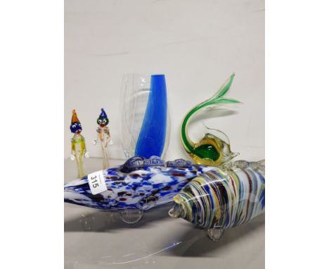 A LOT INC CAITHNESS ART GLASS CUT VASE TOGETHER WITH MURANO FISH ETC