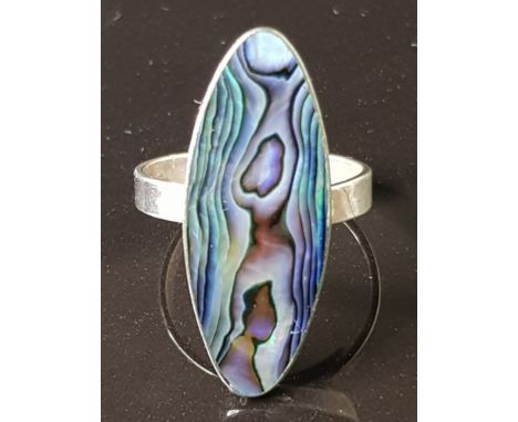 SILVER AND PAUA SHELL RING 3.8G SIZE O