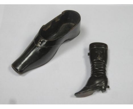 Interesting Jet coloured riding boot form snuff box, 8cms, plus ebonised treen shoe 