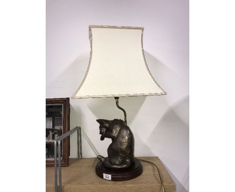 CAT TABLE LAMP