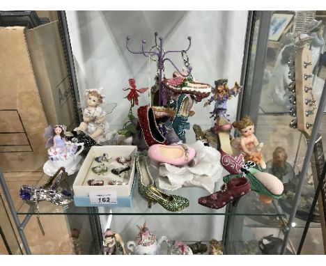 SHELF OF SHOE ORNAMENTS