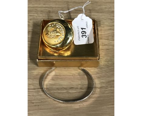 'PIECES' POWDER COMPACT CASE BY ESTEE LAUDER & WHITE METAL BANGLE 'LYNSLEY'