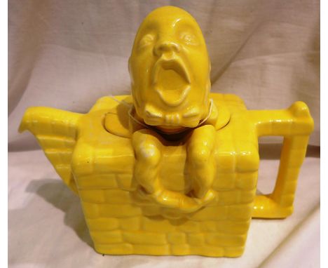 Ceramic Humpty Dumpty novelty teapot, H: 20 cm, slight crazing, no cracks or chips. P&amp;P Group 2 (£18+VAT for the first lo