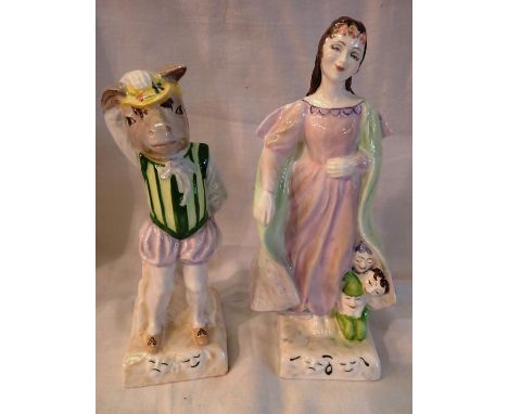 Two Mary Young Shakespeare figurines, H: 18 cm. P&amp;P Group 2 (£18+VAT for the first lot and £3+VAT for subsequent lots) 